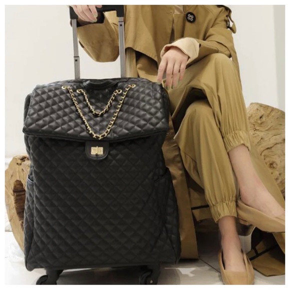 ShopEvelynne Handbags - ✨✨LAST ONE ✨Quilted Faux leather Fabulous Travel Rolling bag